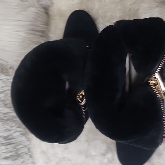 MICHAEL KORS ANKLE BOOTS - Picture 8 of 10